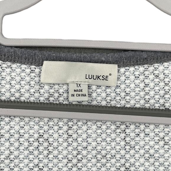 LUUKSE‎ Purple Animal Print Button-Up Henley Long Sleeve Top 1X - Picture 3 of 6